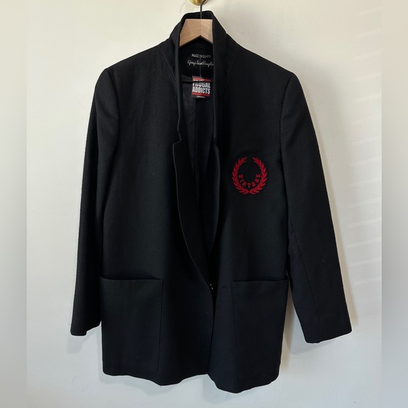 Reworked Vintage Oversized Black Blazer With Red Vintage Crest Patch Size 4 - Picture 5 of 10